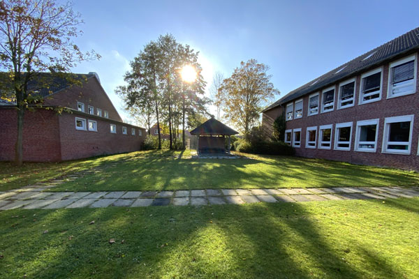 Auf diesem Hof entsteht der Schulgarten