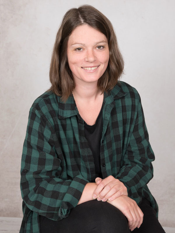 Schulsekretärin Andrea Cassens